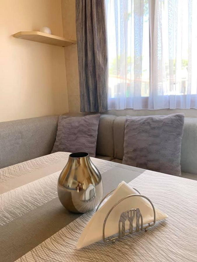 Coral Mobile Home Привлака Экстерьер фото