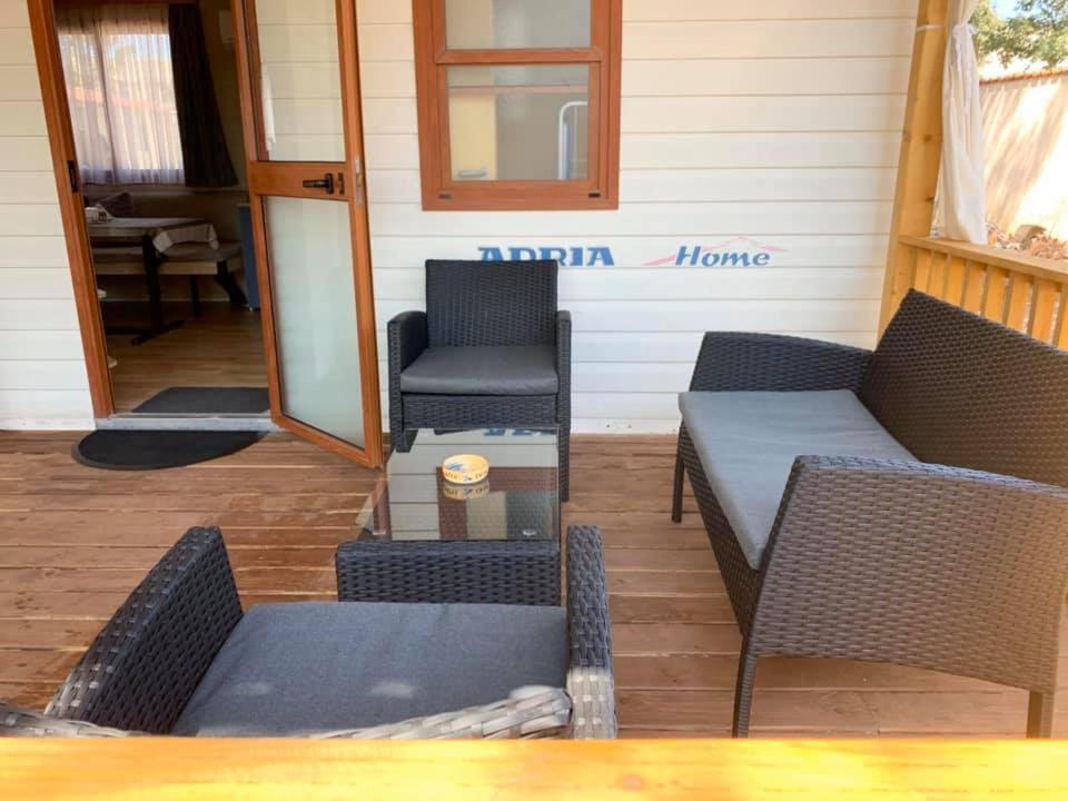 Coral Mobile Home Привлака Экстерьер фото